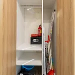 דירה Stylish 1br Flat Garden Balcony Parking *