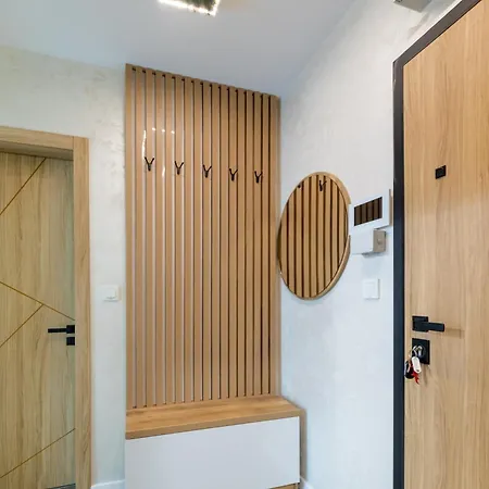 דירה Stylish 1br Flat Garden Balcony Parking וארנה