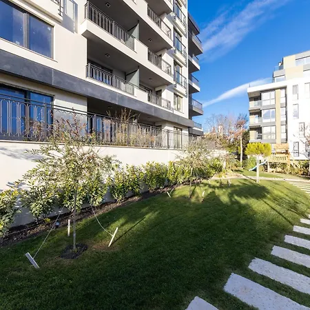 דירה Stylish 1br Flat Garden Balcony Parking