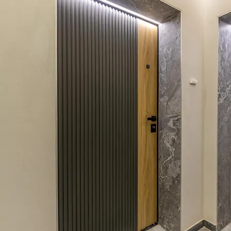 Stylish 1br Flat Garden Balcony Parking *