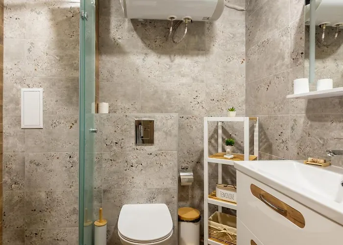 Stylish 1br Flat Garden Balcony Parking