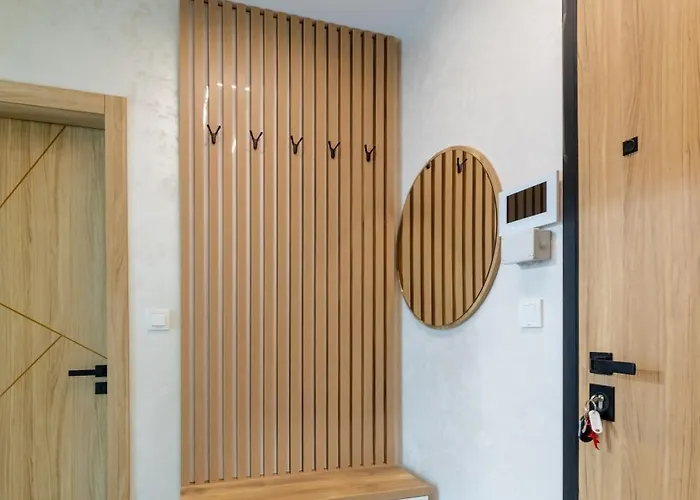 Апартамент Stylish 1br Flat Garden Balcony Parking Варна