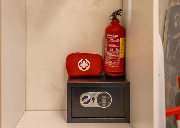 Апартамент Stylish 1br Flat Garden Balcony Parking