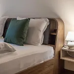 Stylish 1br Flat Garden Balcony Parking *