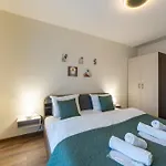 Apartman Stylish 1br Flat Garden Balcony Parking Várna