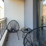Stylish 1br Flat Garden Balcony Parking