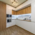 Stylish 1br Flat Garden Balcony Parking Apartman