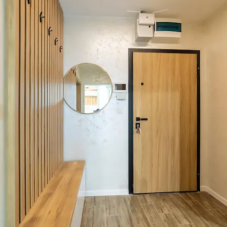 Stylish 1br Flat Garden Balcony Parking