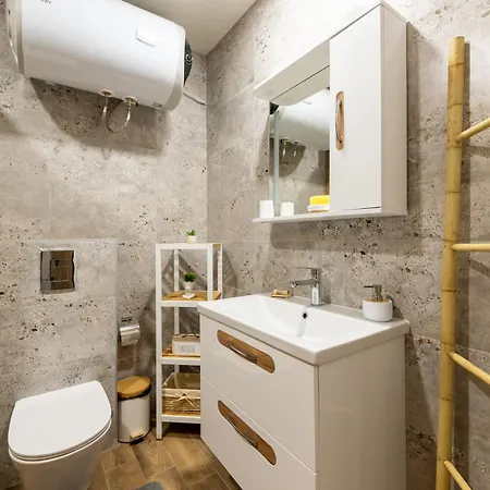 아파트 Stylish 1br Flat Garden Balcony Parking *