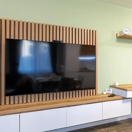 Stylish 1br Flat Garden Balcony Parking 아파트