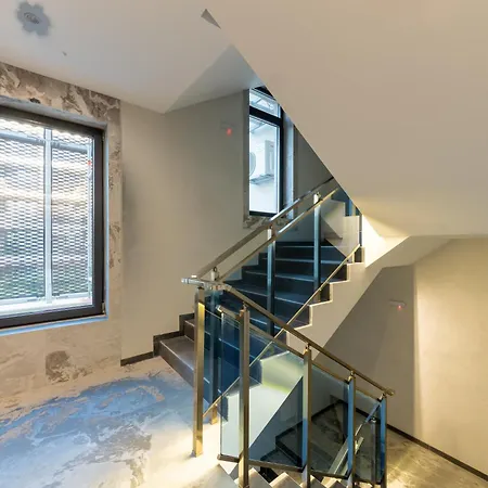 Stylish 1br Flat Garden Balcony Parking 아파트