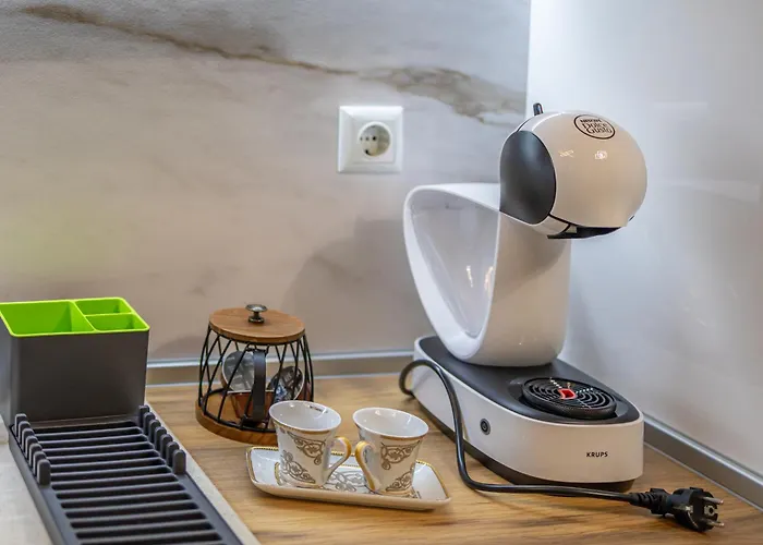 Stylish 1br Flat Garden Balcony Parking * וארנה