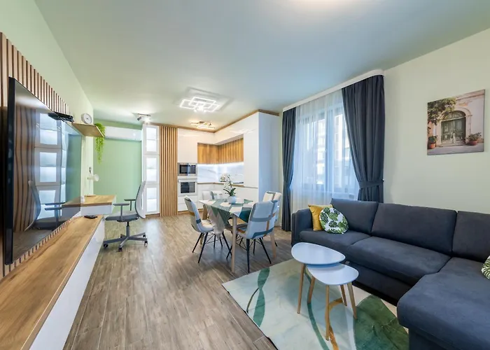 Stylish 1br Flat Garden Balcony Parking וארנה