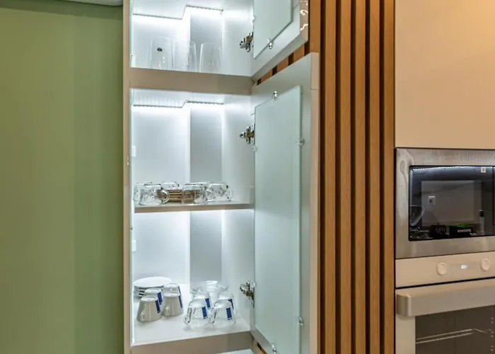 Stylish 1br Flat Garden Balcony Parking * וארנה