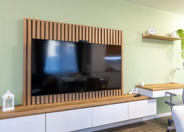 Stylish 1br Flat Garden Balcony Parking 公寓