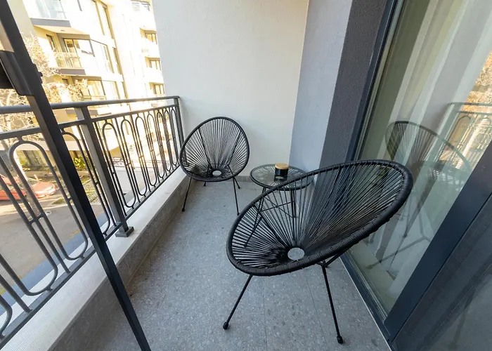 Stylish 1br Flat Garden Balcony Parking * וארנה