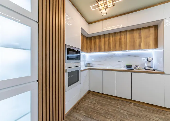 דירה Stylish 1br Flat Garden Balcony Parking *